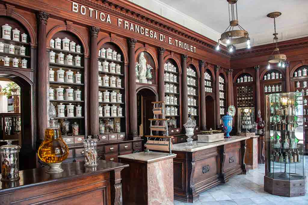 triolet-farmacopea-de-cuba-y-el-turismo-del-derredor