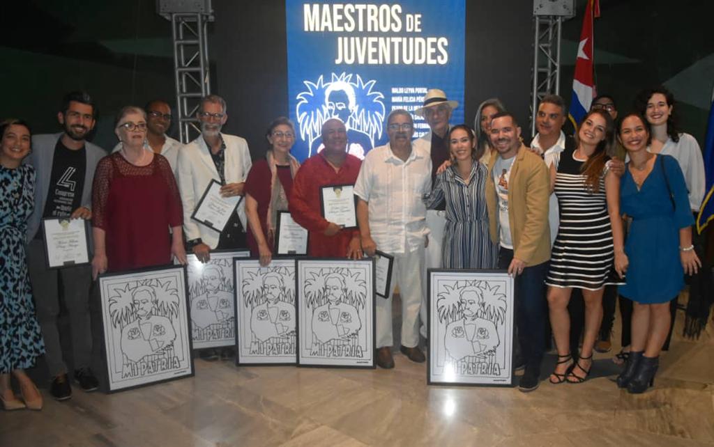 premian-en-cuba-a-maestros-de-juventudes