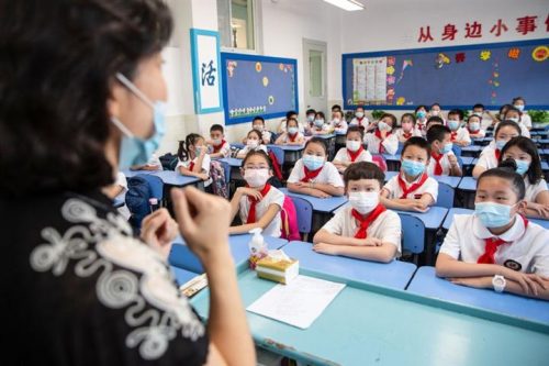 china-por-asistencia-educativa-completa-a-alumnos-de-bajos-recursos