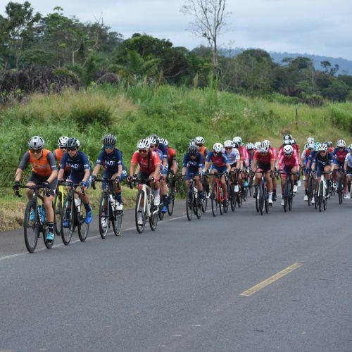llega-a-su-tercera-etapa-vuelta-ciclistica-femenina-a-costa-rica