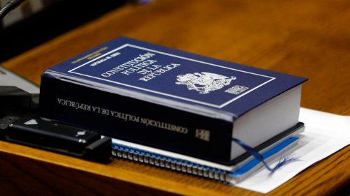 expertos-finalizan-enmiendas-al-borrador-de-constitucion-chilena