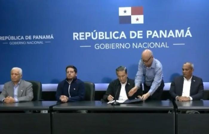 presidente-panameno-prohibe-nuevas-concesiones-mineras-pero