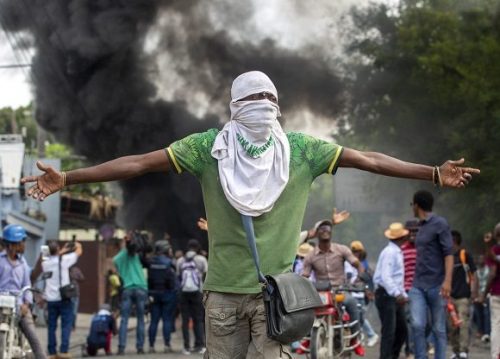 pandillas-incendian-comisaria-en-haiti