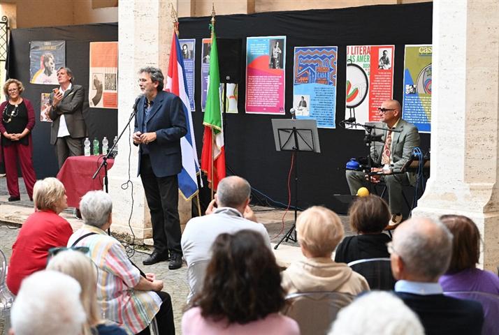  homenaje-en-roma-al-escritor-italo-calvino-en-su-centenario