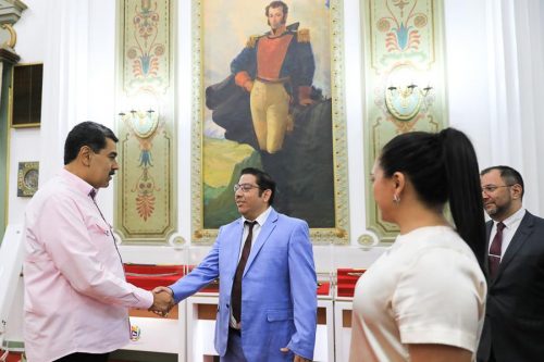 presidente-de-venezuela-recibio-a-alto-funcionario-de-honduras