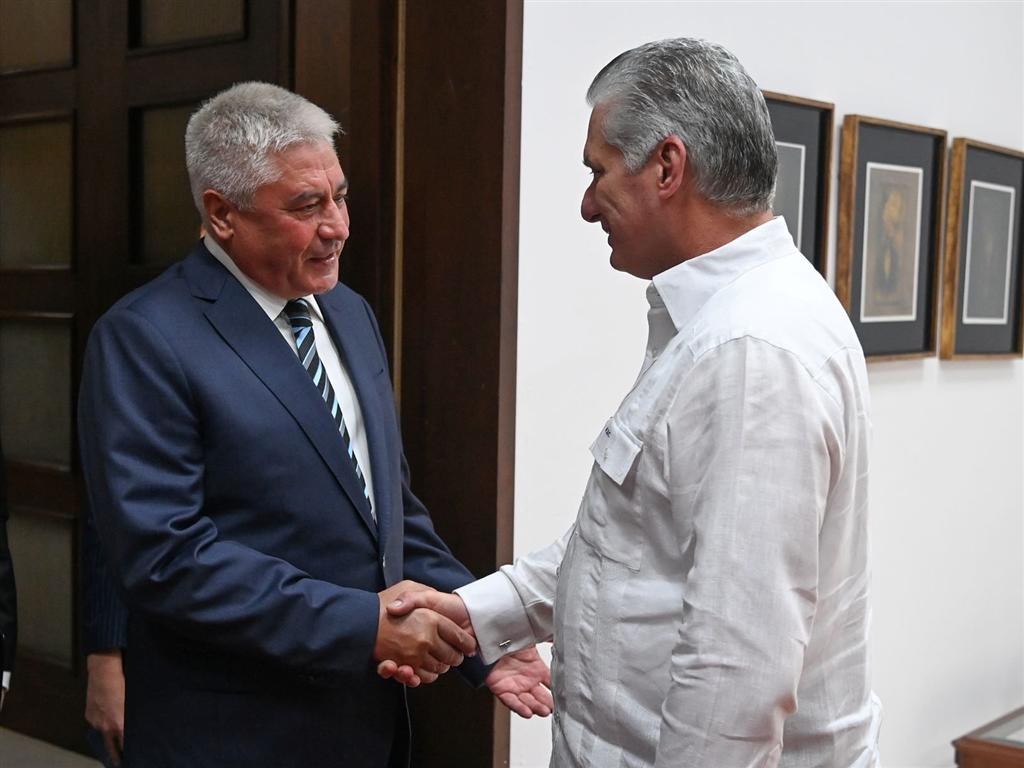 presidente-de-cuba-recibio-a-ministro-del-interior-de-rusia