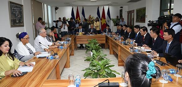  diputados-nicaraguenses-recibieron-a-delegacion-de-vietnam