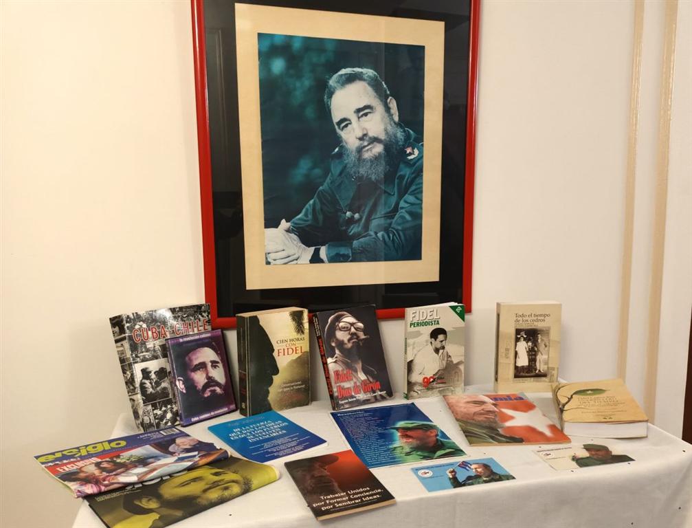  rinden-homenaje-en-chile-a-fidel-castro-a-siete-anos-de-su-deceso