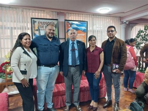 medicos-de-bolivia-agradecen-a-cuba-en-aniversario-de-escuela