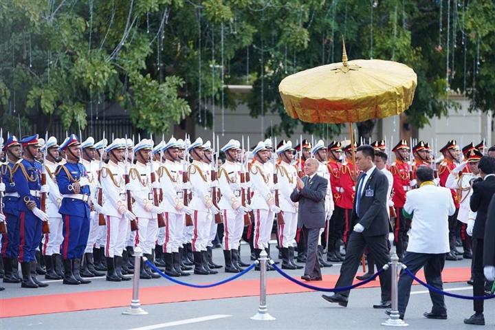  felicita-diaz-canel-a-rey-de-cambodia-en-dia-nacional