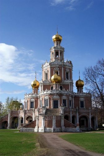 restauran-en-capital-rusa-templo-del-siglo-xvii