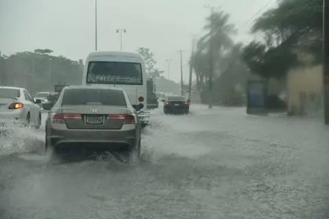 jamaica-con-inundaciones-y-escuelas-cerradas-por-lluvias