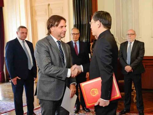 presidente-de-uruguay-fomenta-en-china-comercio-bilateral
