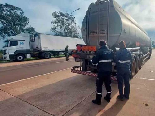 gobierno-paraguayo-reconoce-filtracion-de-combustible-de-contrabando