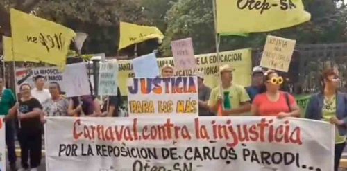 educadores-paraguayos-demandan-reposicion-de-sindicalista