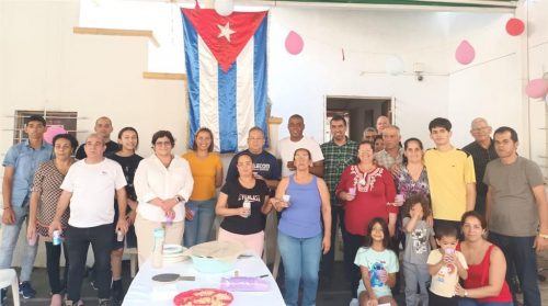 cubanos-en-chile-celebran-aniversario-65-de-la-revolucion