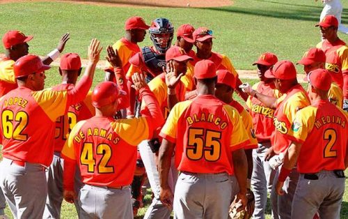 lider-matanzas-gana-y-avispas-se-pegan-en-liga-de-beisbol-cubano