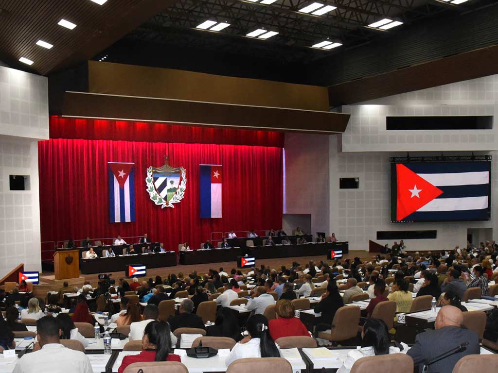 amplios-debates-marcan-ultima-jornada-de-sesion-parlamentaria-cubana