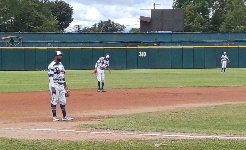 dominicano-german-de-lo-mas-selecto-en-liga-de-beisbol-de-guatemala