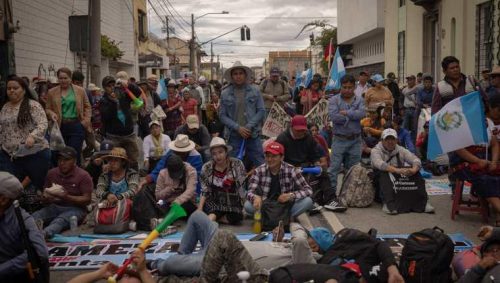 indigenas-mantienen-asamblea-permanente-ante-coyuntura-en-guatemala
