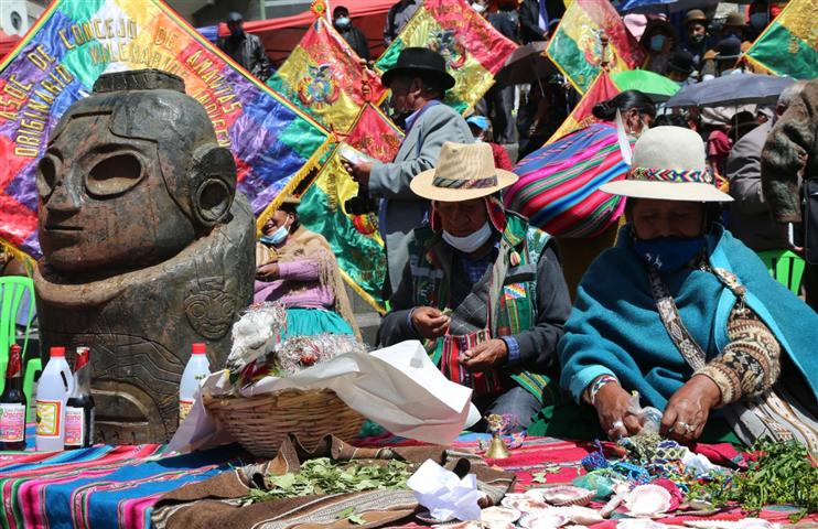 presentan-en-bolivia-iii-ceremonia-de-la-illapacha