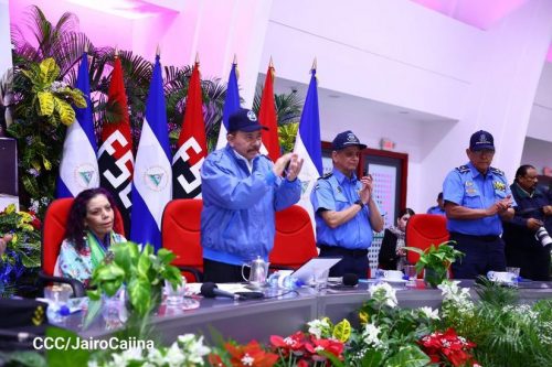 presidente-de-nicaragua-encabeza-graduacion-de-nuevos-policias