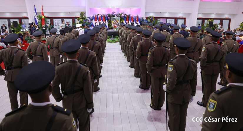  oficiales-de-nicaragua-juraron-lealtad-ante-el-presidente