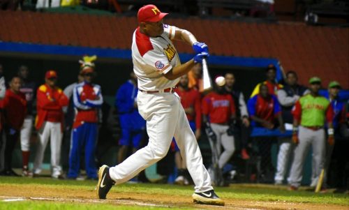 cuba-y-venezuela-muestran-poderio-en-derby-jonronero