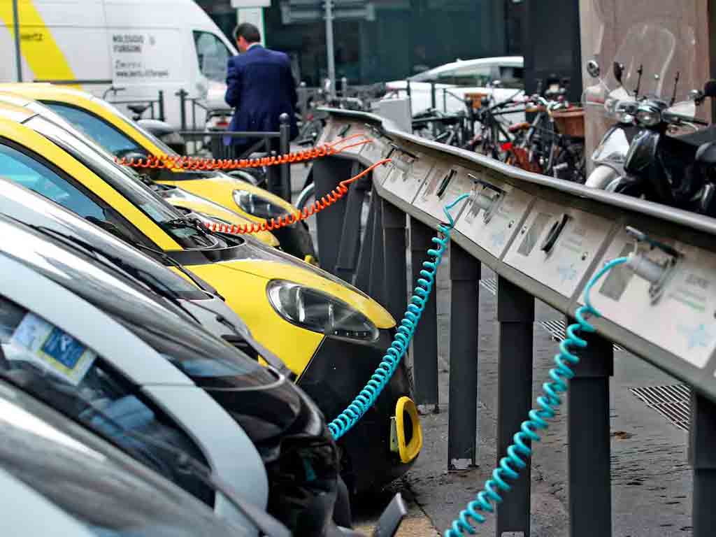 italia-evalua-plan-para-fomentar-fabricacion-de-autos-electricos