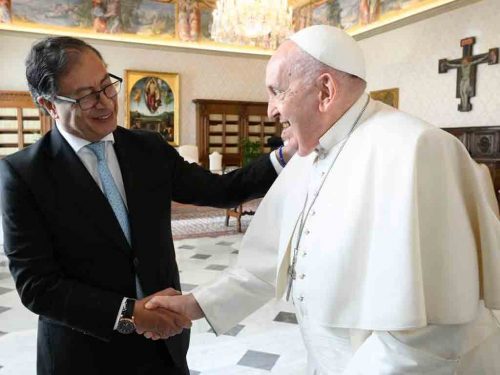 papa-francisco-recibio-en-audiencia-al-presidente-de-colombia