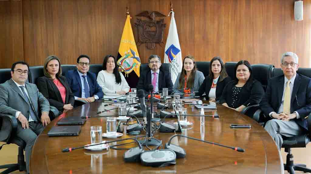 corte-constitucional-de-ecuador-da-luz-verde-a-acuerdos-con-eeuu