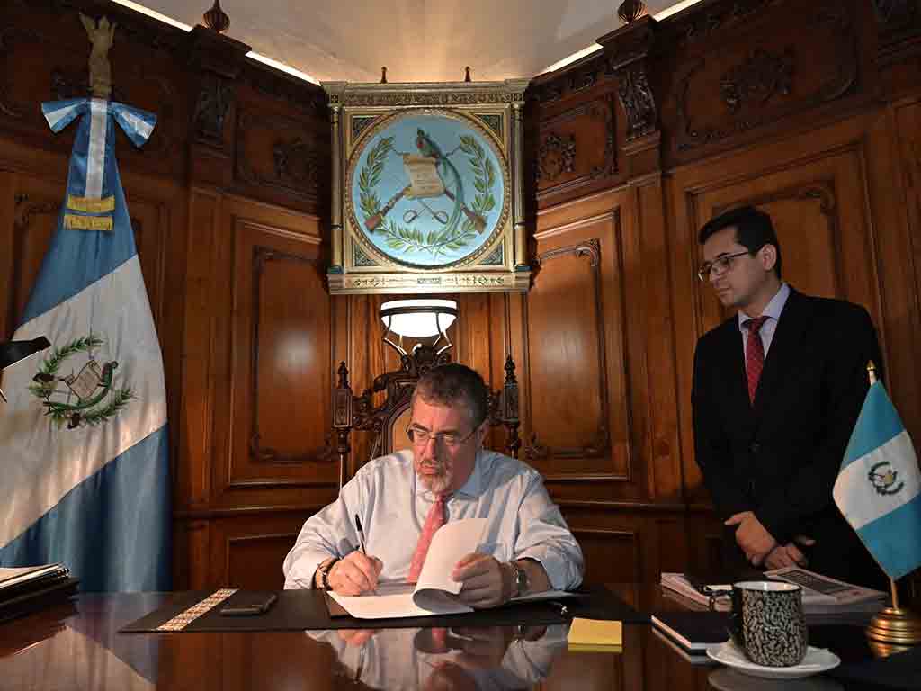 arevalo-deroga-acuerdo-para-seguridad-de-exfuncionarios-de-guatemala