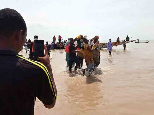 accidente-de-barco-en-nigeria-causa-ocho-muertes
