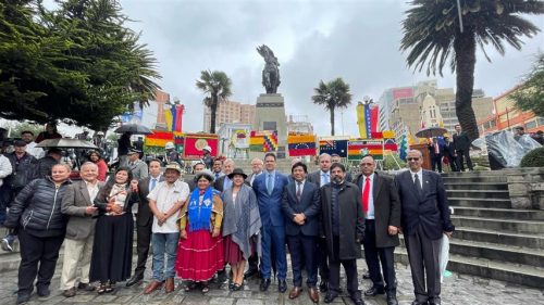 bolivia-honra-a-sucre-en-aniversario-229-de-su-natalicio