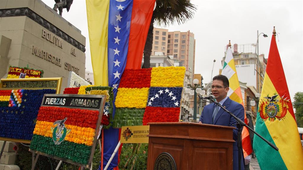  bolivia-honra-a-sucre-en-aniversario-229-de-su-natalicio