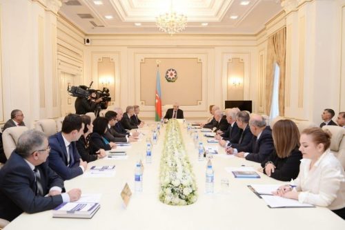 todo-listo-para-los-comicios-presidenciales-en-azerbaiyan
